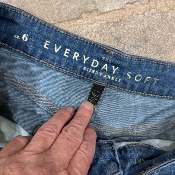 Good used condition Whbm jeans. Sz 6 - Picture 4 of 7